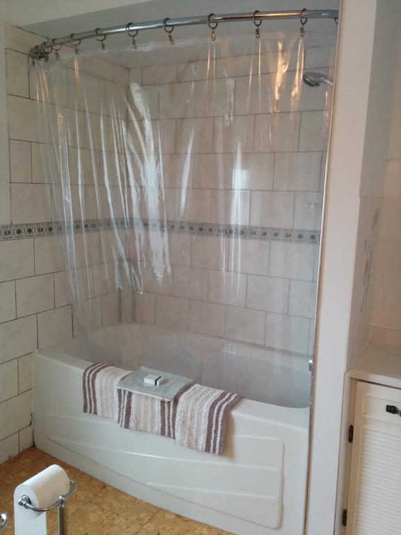 Fairmont House Bed & Breakfast Mahone Bay Buitenkant foto